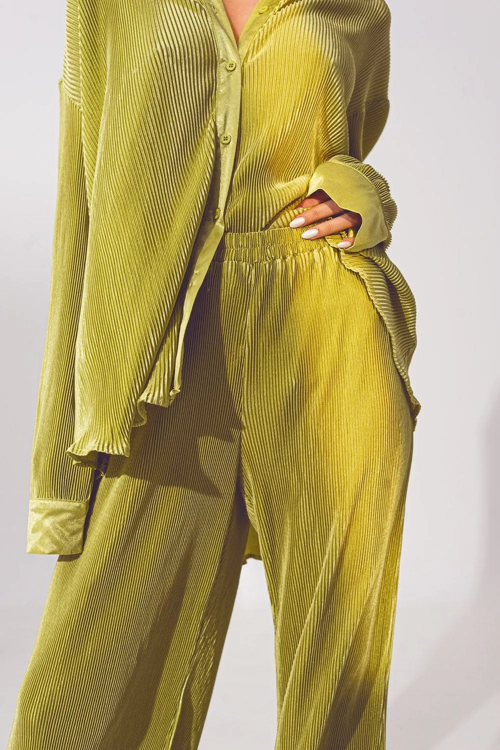 Satin Pleated Wide Leg Pants In Green