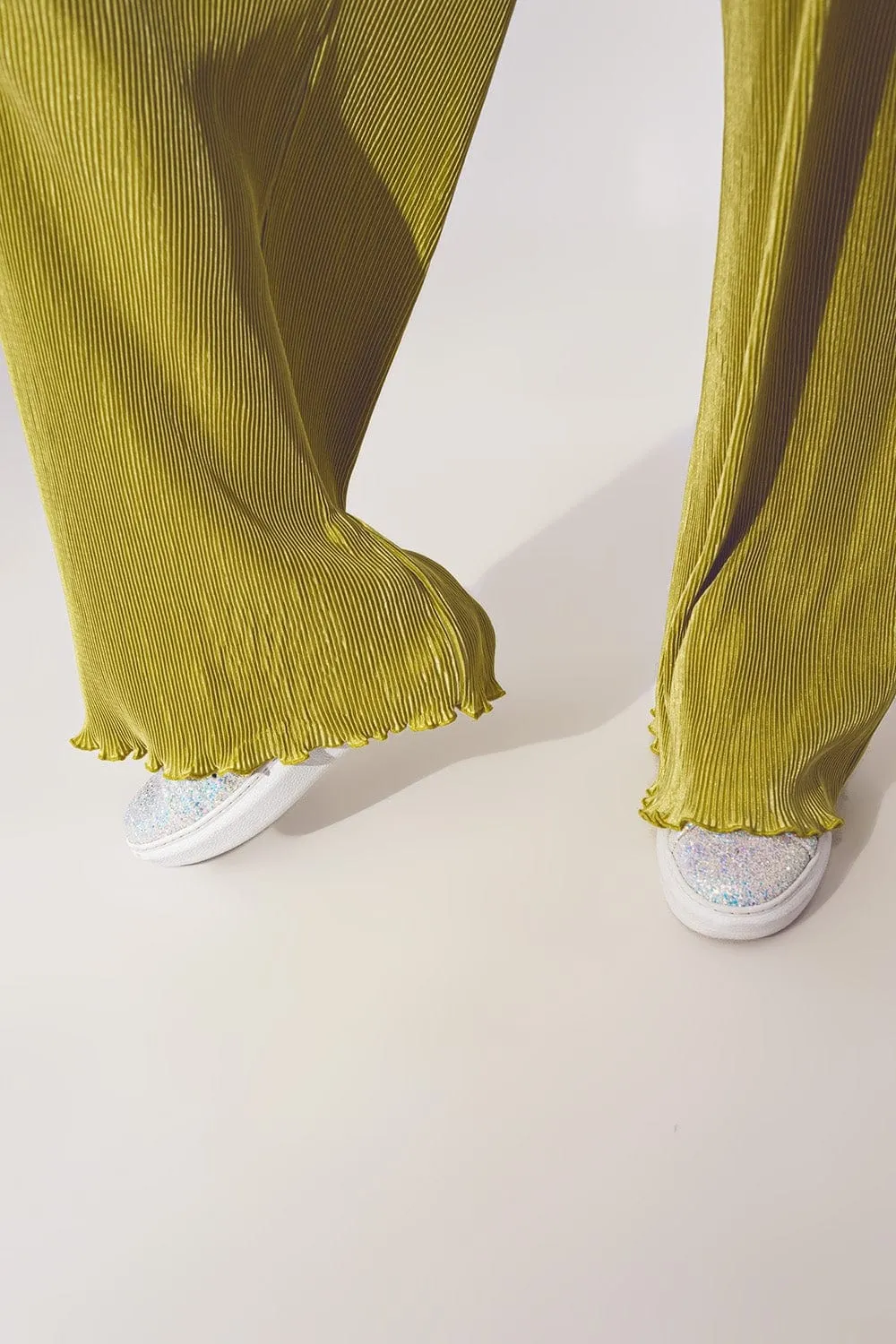 Satin Pleated Wide Leg Pants In Green